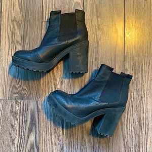 H&M DIVIDED block heel Chelsea boot